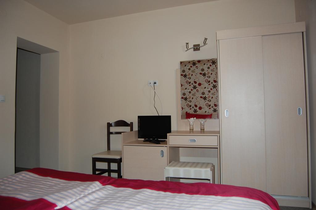 Rozovata Kashta Hotell Kjustendil Exteriör bild